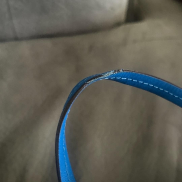 Coach Bright Blue w strap - Picture 2 of 3